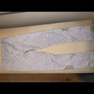 White and grey heathered cropped lulu leggings